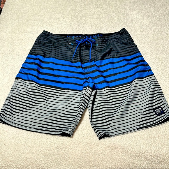 American Eagle Men’s 10” Board Shorts, EUC (Looks New), Size XL - Picture 1 of 9